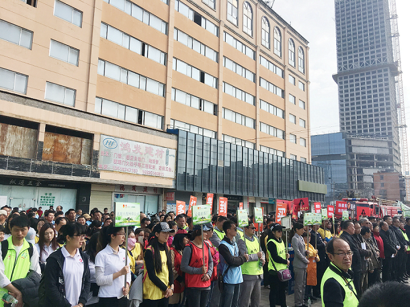 2017年3月5日，是我国第54个学雷锋纪念日。3月份的春天万物复苏，百花齐放。阳光透过淡薄的云层照耀着大地，它的万道金光愉快地普照着万物。春风拂面,是那么清柔,那么亲切,就像是雷锋的精神一直温暖着、鼓舞着JDB电子官网!