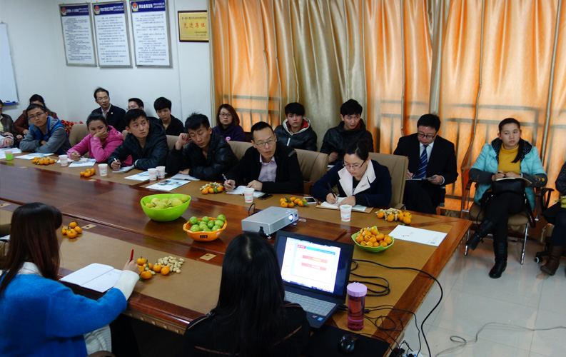 JDB电子第四届客户沙龙及网络营销分享会于2013年10月23日举行，30余家客户参加了本次沙龙和讲座，并给予高度赞许和认可。事实证明，JDB电子在不断强化产品和服务品质的同时，JDB电子官网还持续不断加强对客户网站运营和营销推广上的支持。选择JDB电子，就是选择了一条通往新媒体营销和电子商务的捷径。